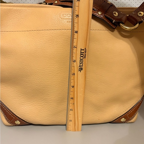 Coach Carly and British Tan Leather Shoulder Bag. 10615 - Picture 8 of 9